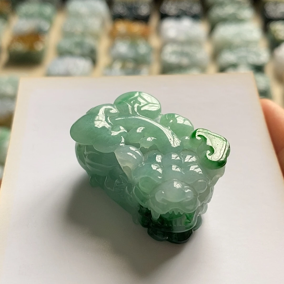 翡翠未镶嵌颈饰天然翡翠貔貅吊坠