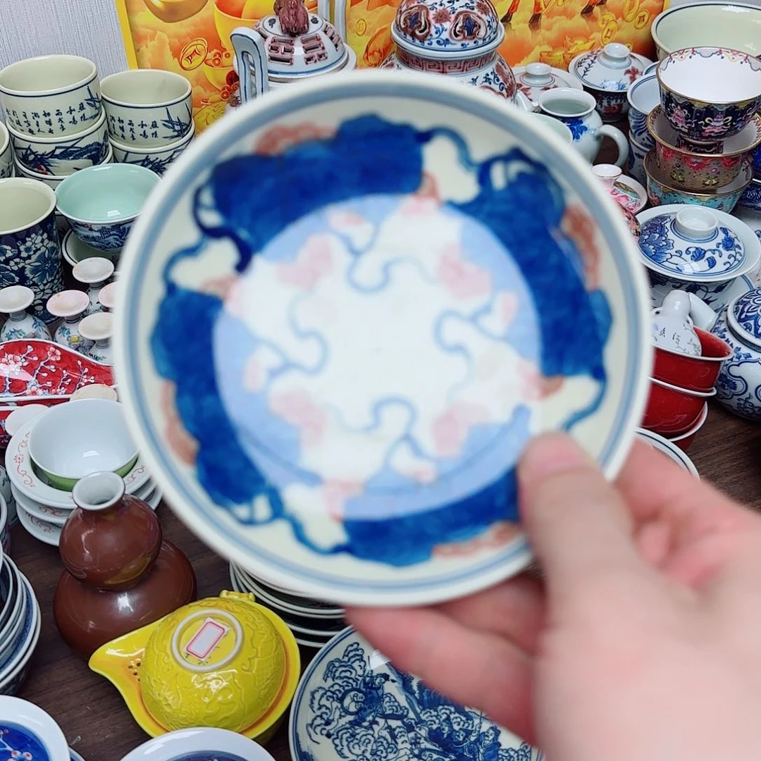 摆件瓷器的工艺技术水平不断