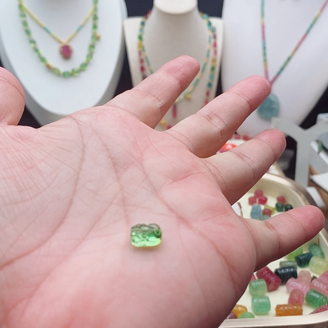 朵***1碧玺18K金镶嵌吊坠(不含链)碧玺吊坠改款不支持退换货
