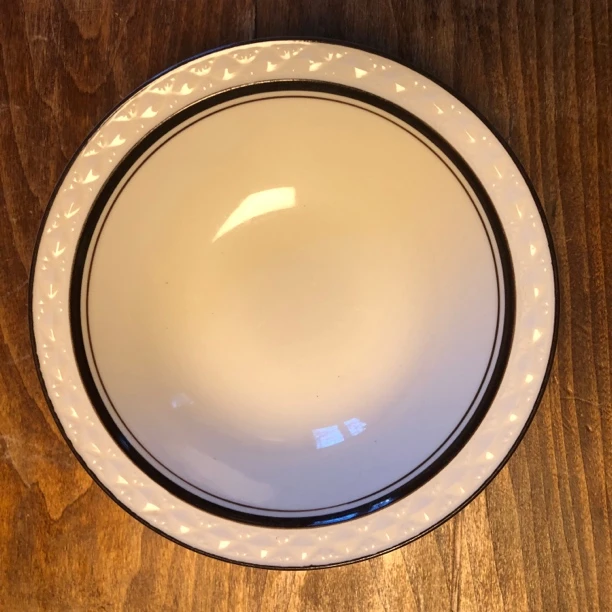 日本Chateau款酱口口沿菱形浮雕简约风格瓷碗复古家用创意米饭碗