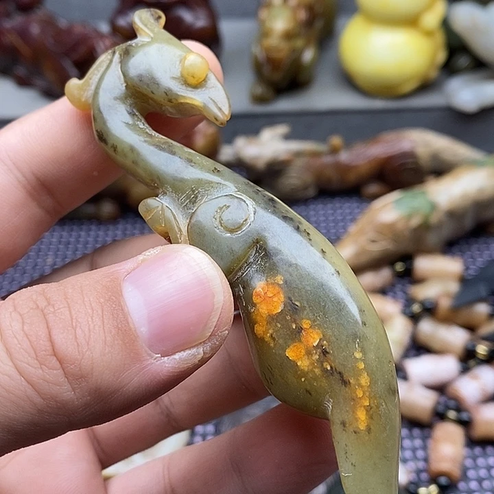 未镶嵌蛇纹石玉颈饰