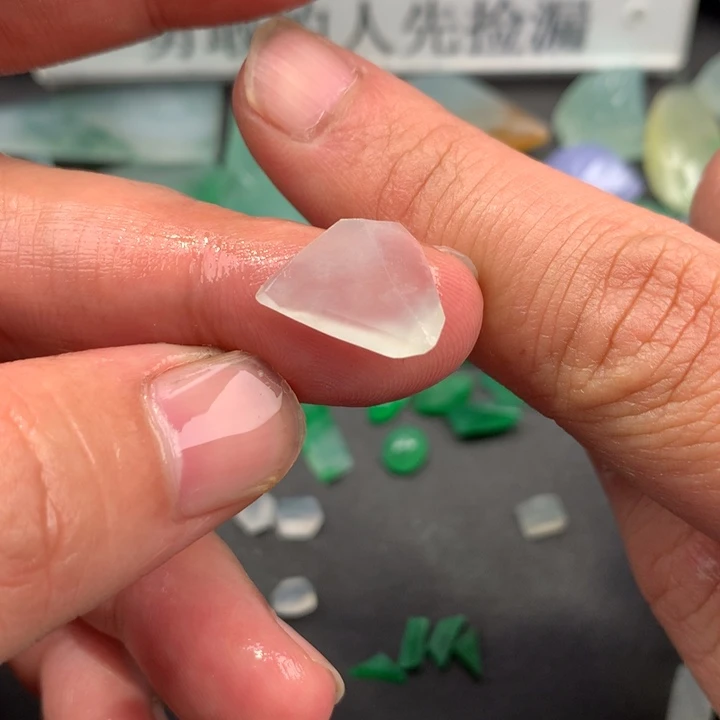 定制翡翠未镶嵌材料定制