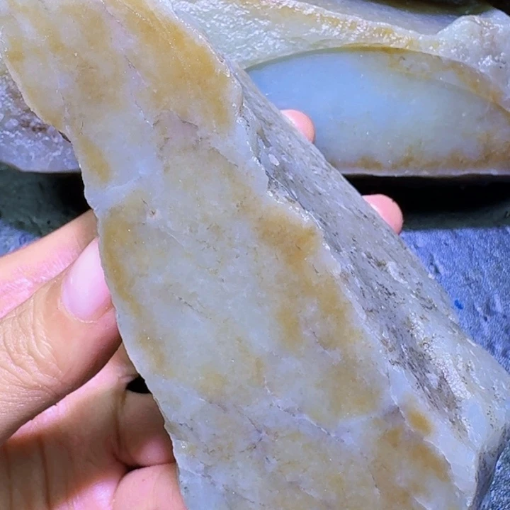 和田玉未镶嵌珠宝半成品