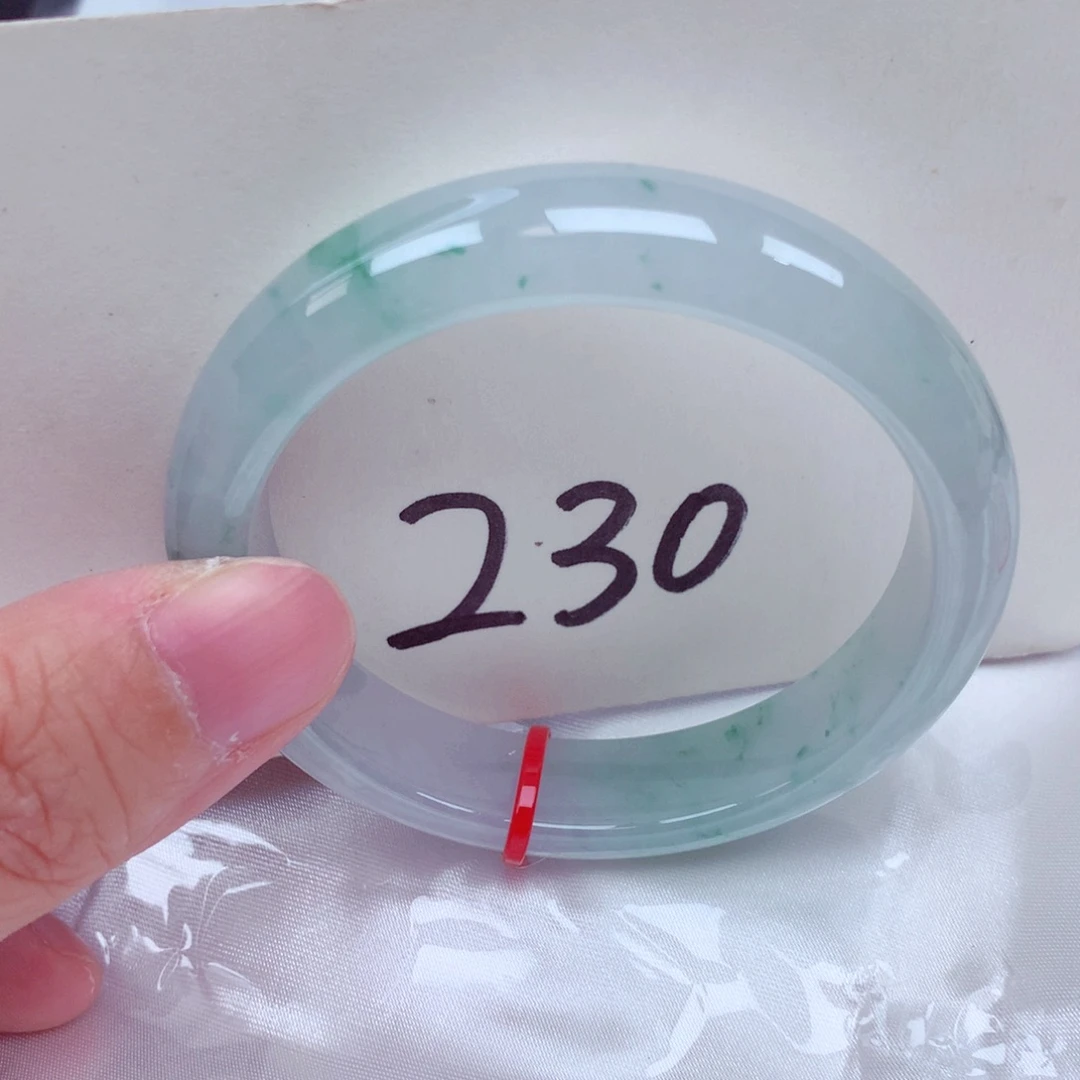 翡翠未镶嵌手镯翡翠