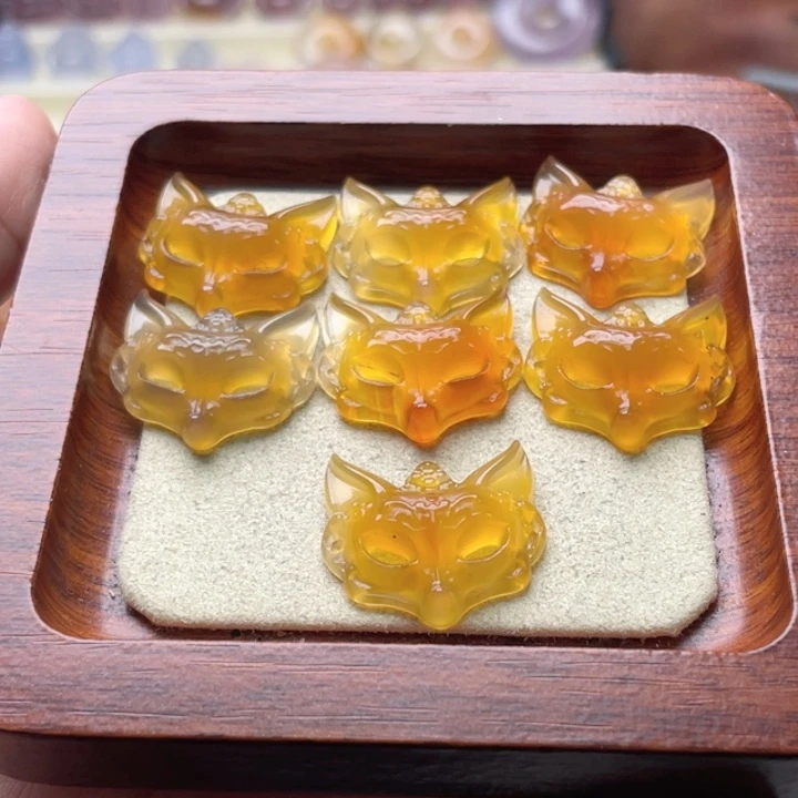 未镶嵌玛瑙狐狸面具玛瑙/玉髓