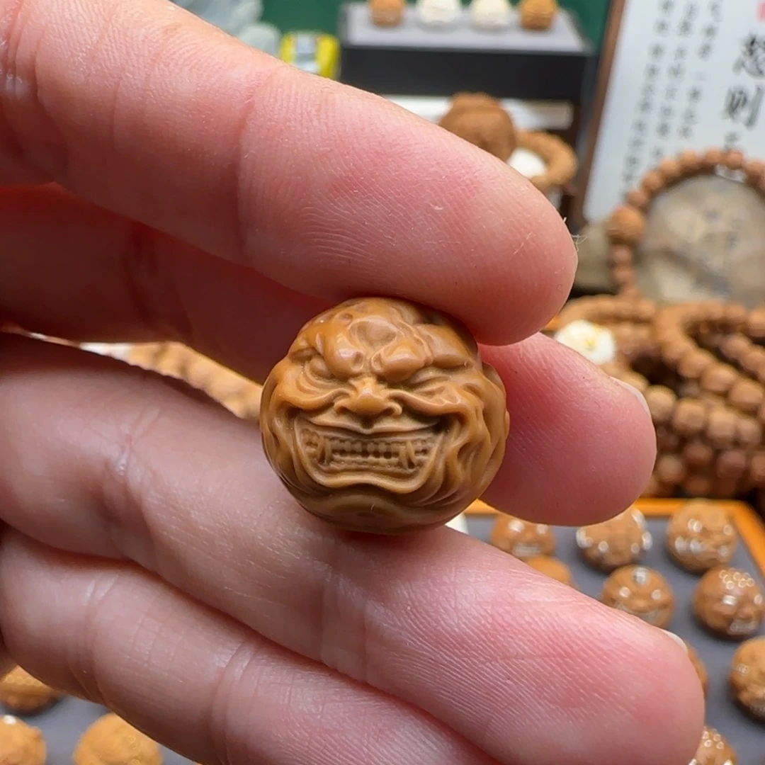 皓***某猴头核桃吊坠恶僧