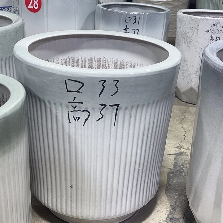 陶瓷花盆大号一个