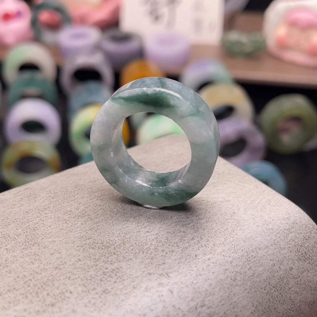 定制翡翠未镶嵌  辣绿