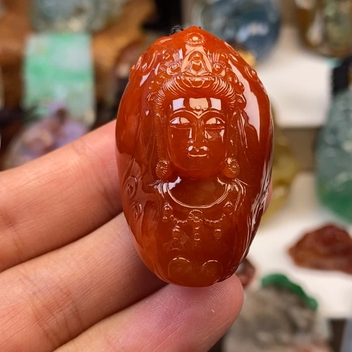 闲***絮翡翠未镶嵌颈饰普贤菩萨