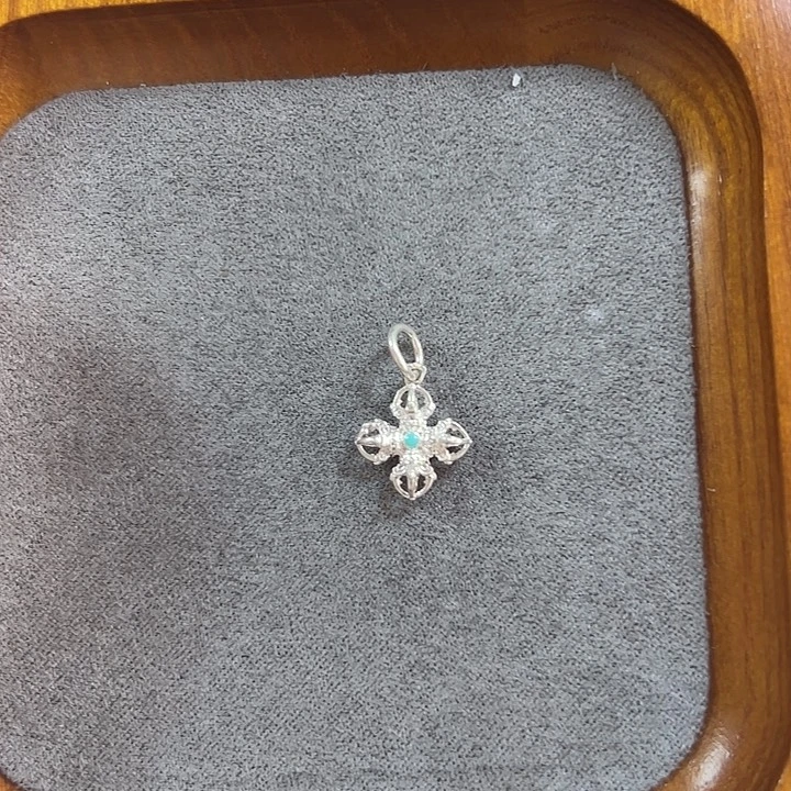 足银金刚杵彩色吊坠