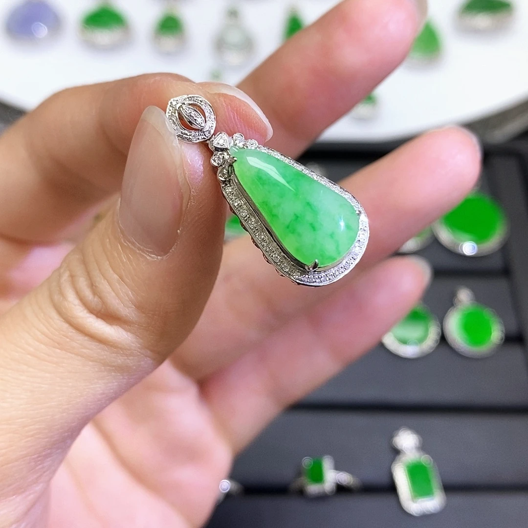 翡翠18K金镶嵌吊坠(不含链)