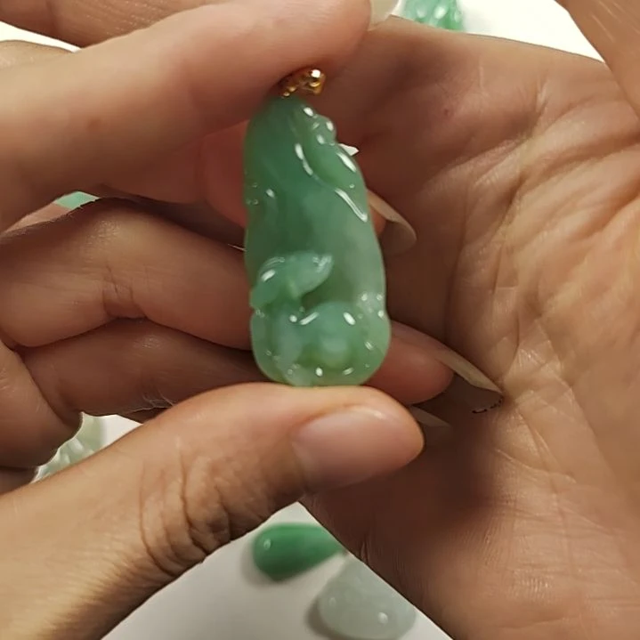 翡翠未镶嵌颈饰天然翡翠A货