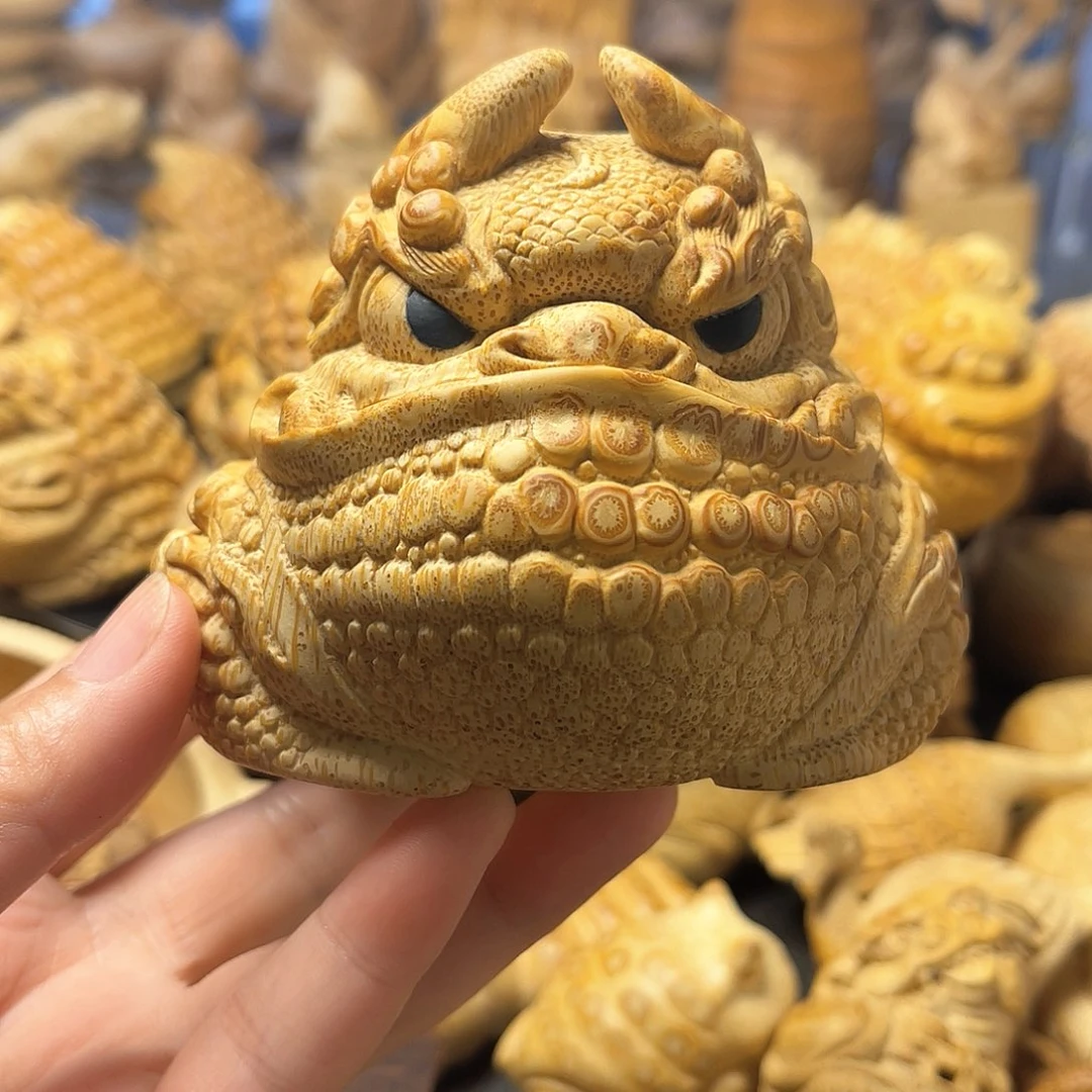 蔚***竹根雕一大把抓金蟾