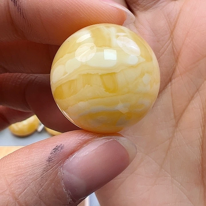 蜜蜡未镶嵌珠宝奇石