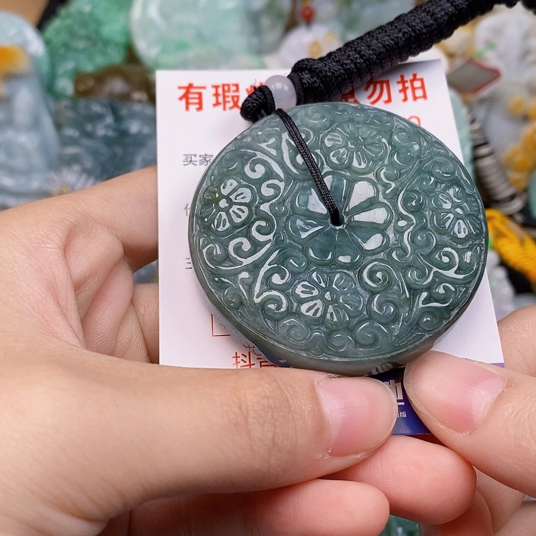 吊坠(不含链)未镶嵌翡翠