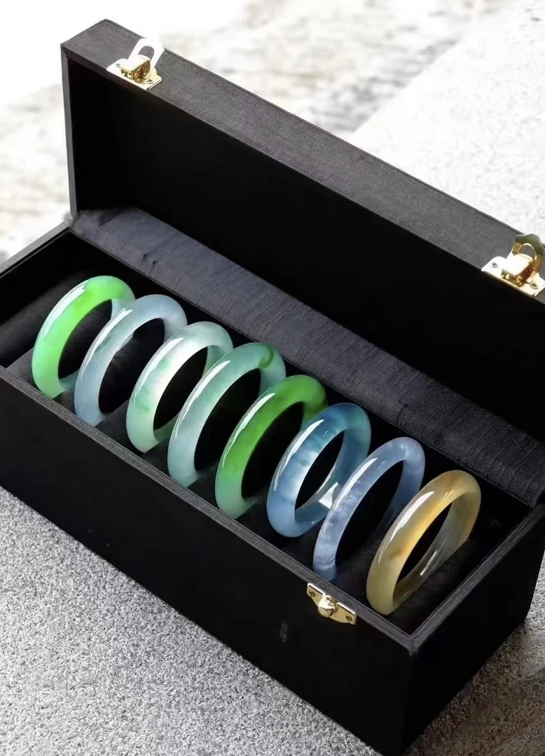 翡翠手镯测量方法/翡翠手镯镯形认识翡翠手镯的佩戴方法/手镯保养