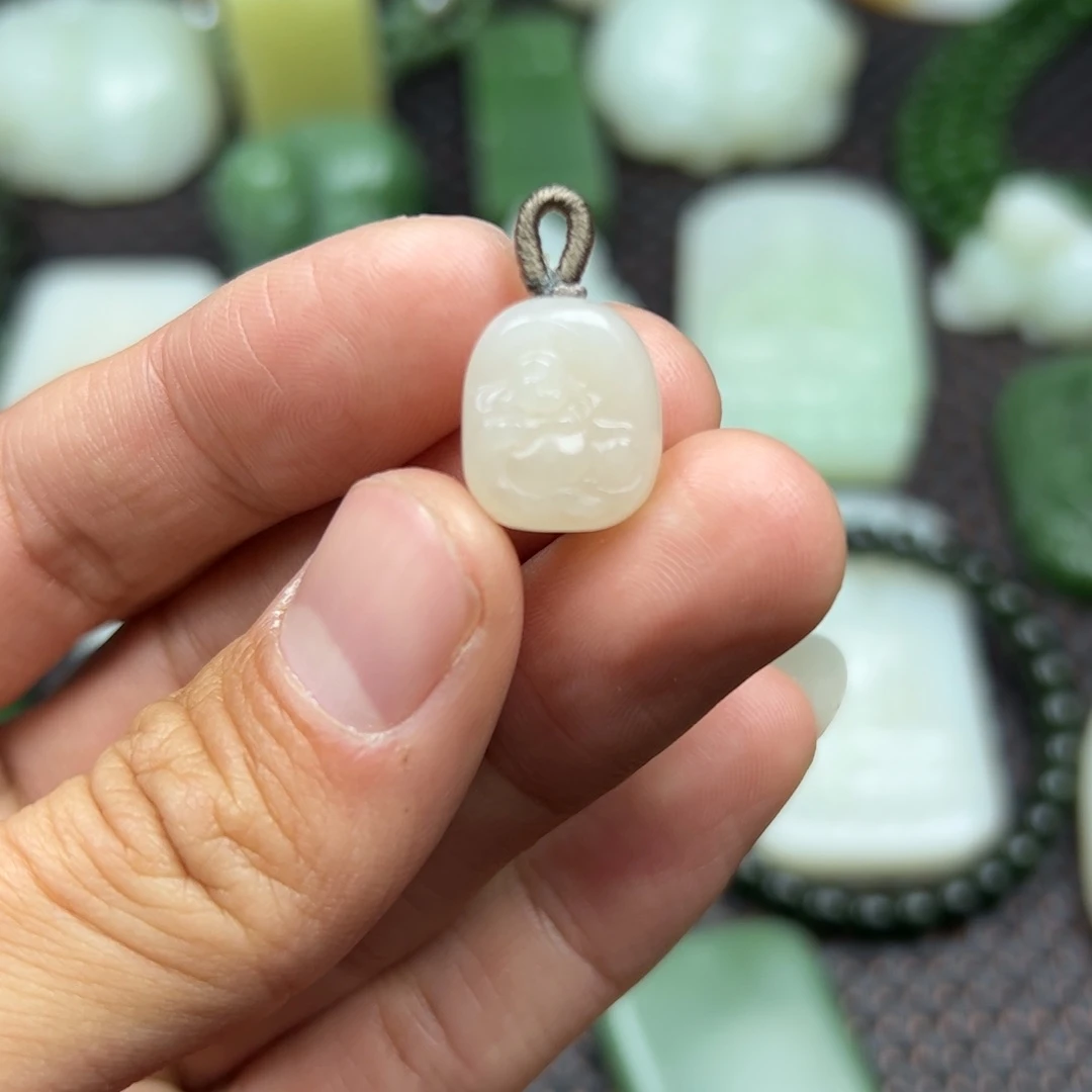 和田玉挂件未镶嵌子*