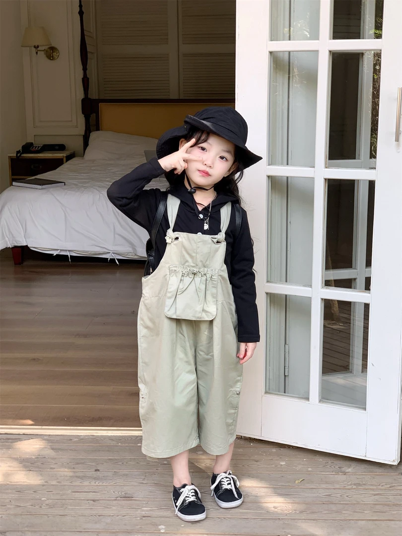 女童背带裤2025春季新款时髦套装连帽打底衫工装风背带裤两件套