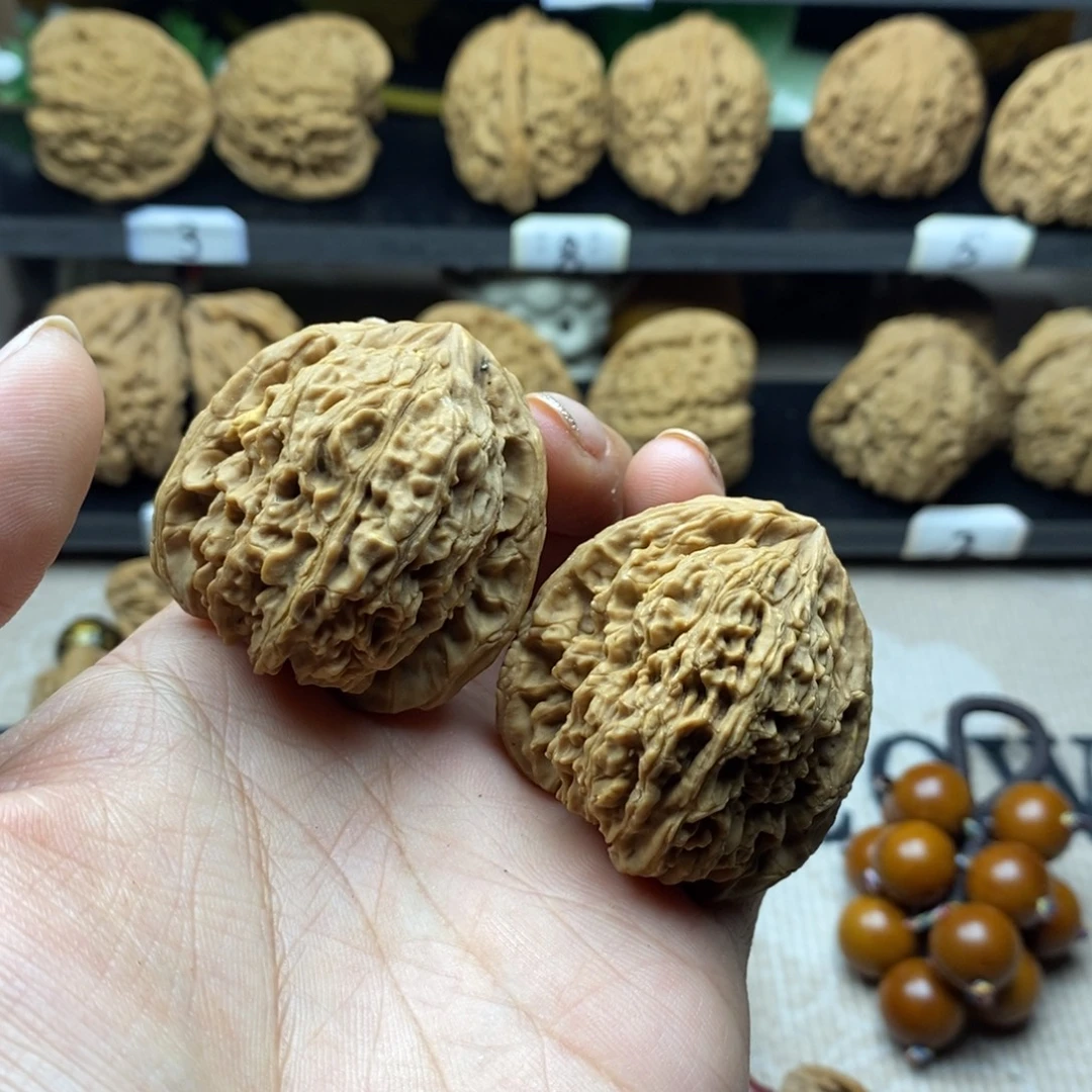 文玩核桃吊坠南疆
