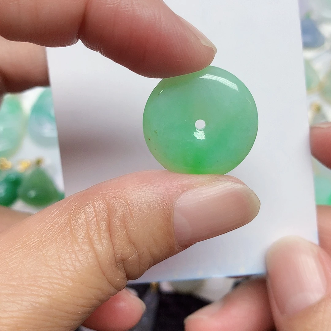 翡翠未镶嵌颈饰3467788