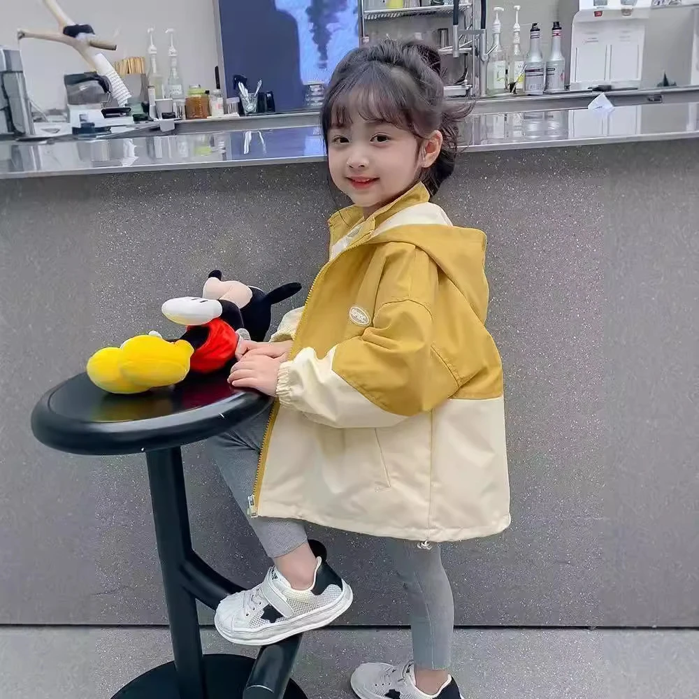 女童秋装2024新款外套春秋款衣服韩系童装风衣上衣女宝冲锋衣