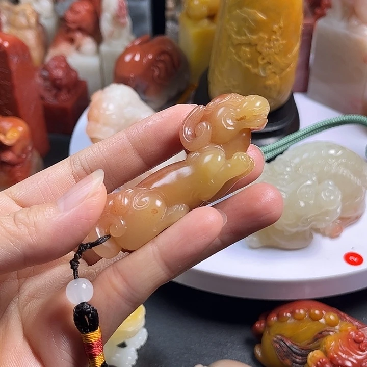 寿山石桃***豆手把件把玩