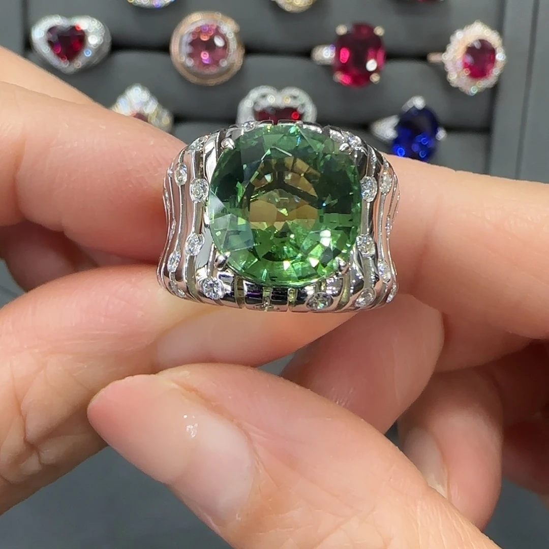 戒指18K金镶嵌碧玺7.38ct