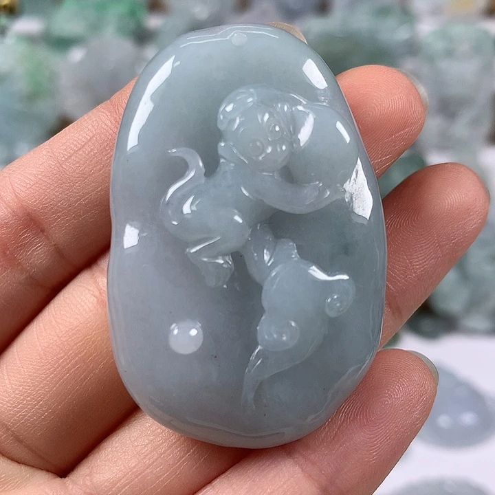 翡翠未镶嵌颈饰灵猴献寿卡厚11+