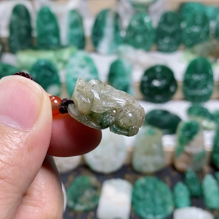 未镶嵌独山玉颈饰