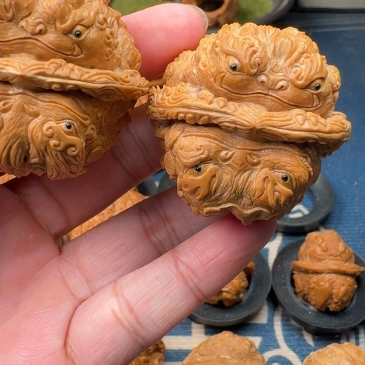 张***显把件核桃蛤蟆头核桃雕刻金蟾边43