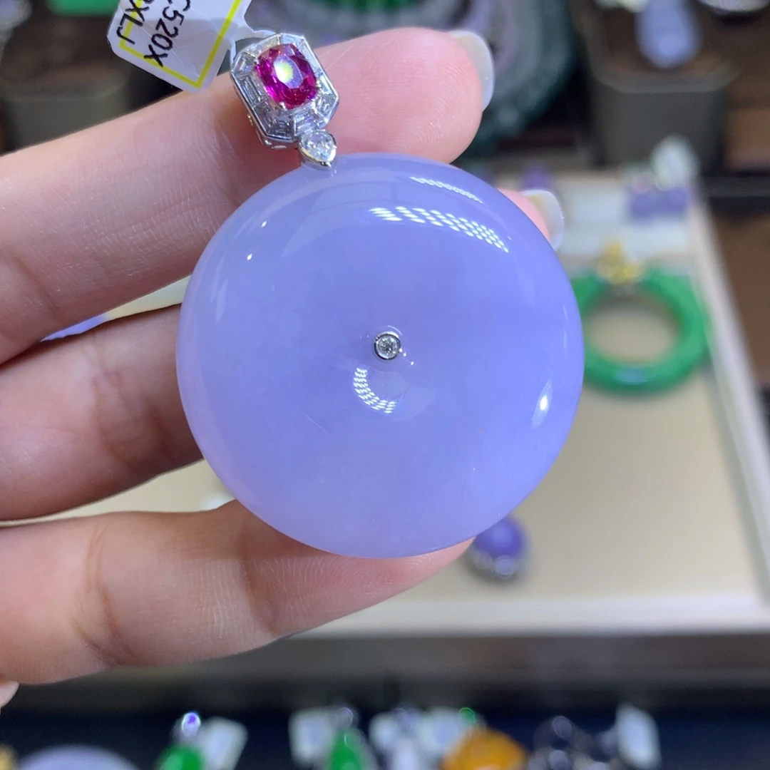 翡翠18K金镶嵌颈饰翡翠