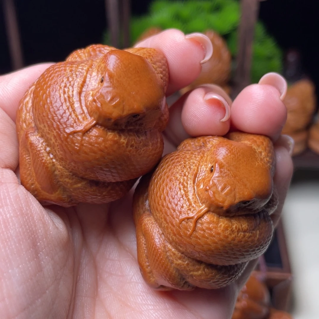 吊坠橄榄核蛇手球