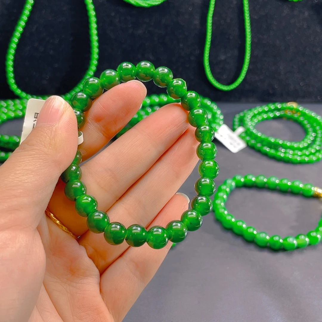 翡翠未镶嵌颈饰