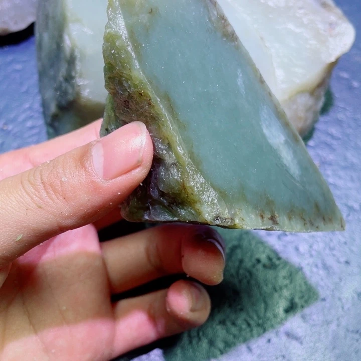 和田玉未镶嵌珠宝半成品