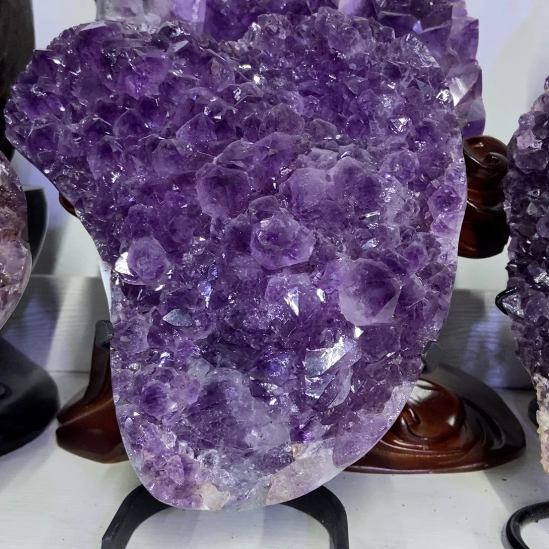 紫晶未镶嵌大型摆件（非配饰）琪