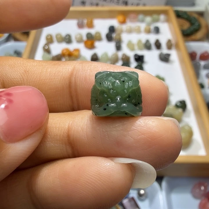 和田玉未镶嵌珠宝奇石