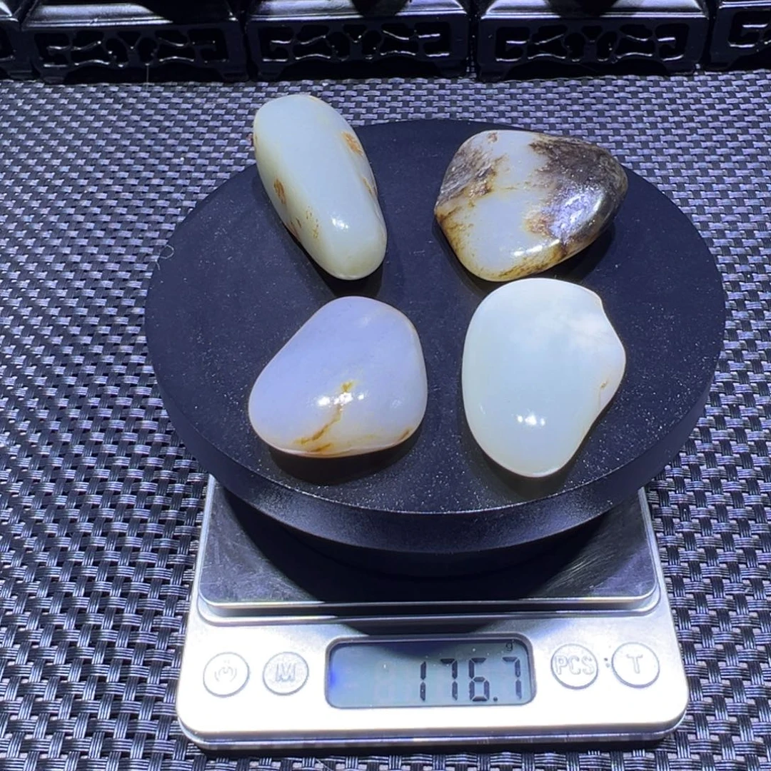 吊坠(不含链)未镶嵌和田玉（子料）176