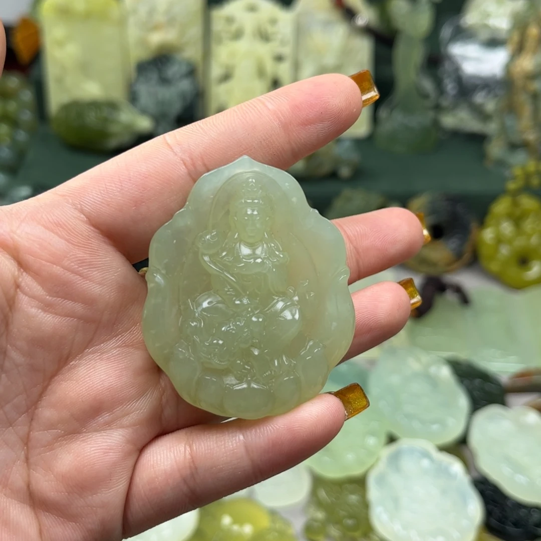 蛇纹石玉颈饰未镶嵌不***歌