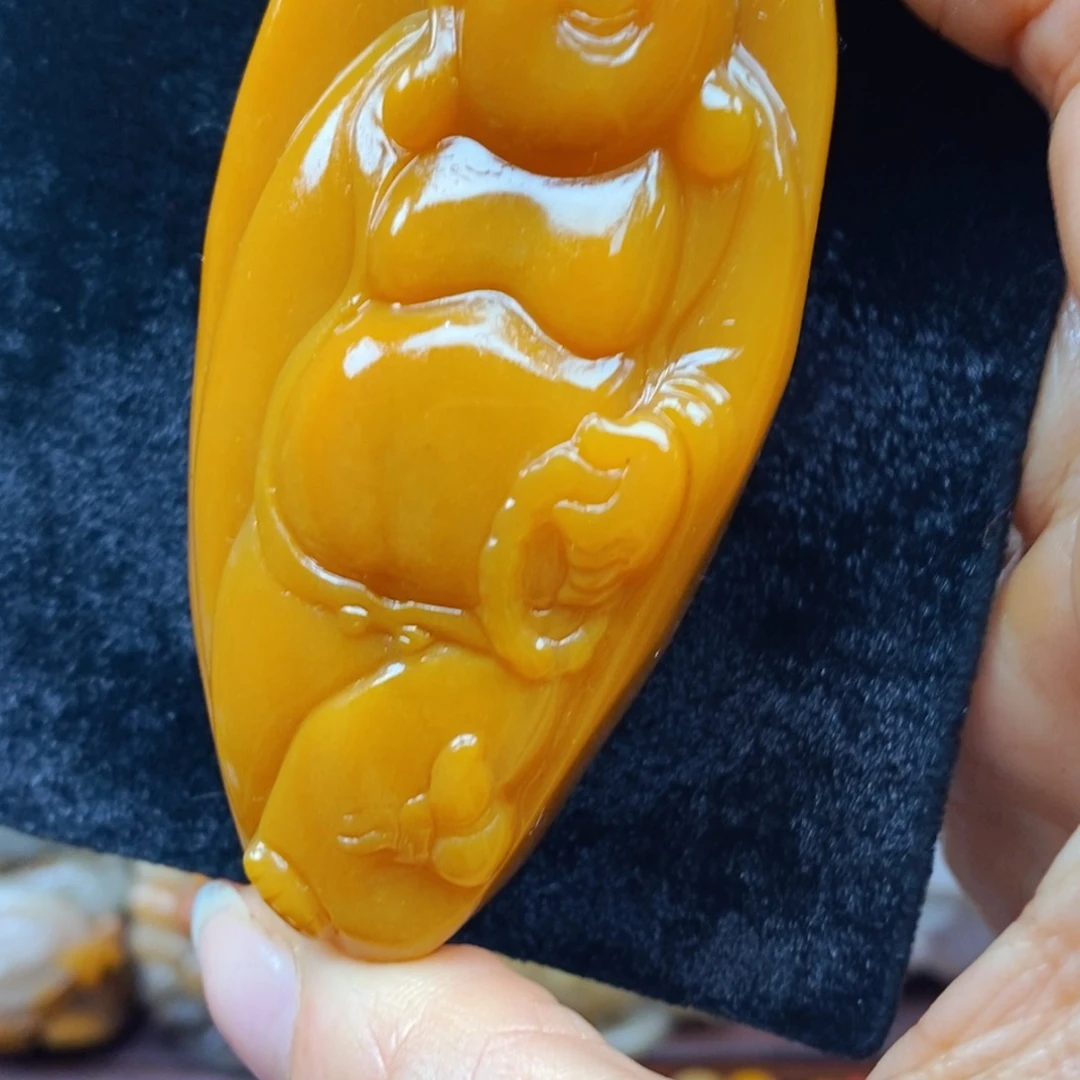 未镶嵌石英质玉（黄龙玉）颈饰