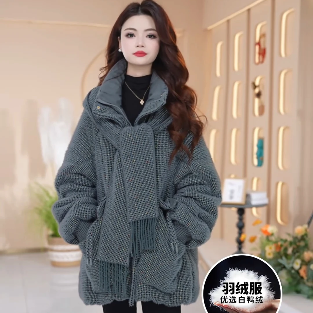 2025年休闲风格纹羽绒服女中长款白鸭绒90%含绒量可拆帽显瘦减龄