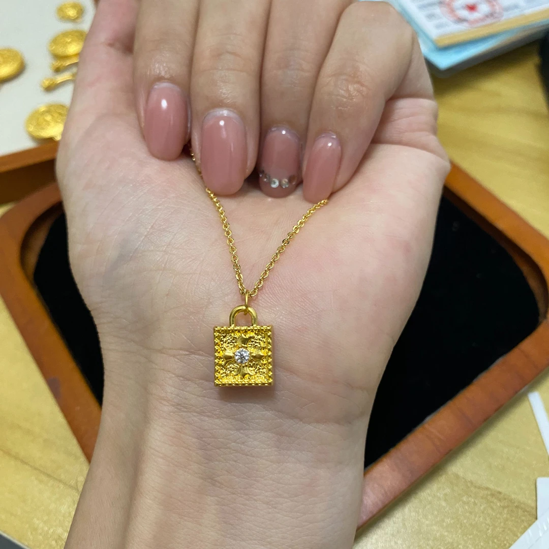 四方形十字架足金999（赠链为合金材质）