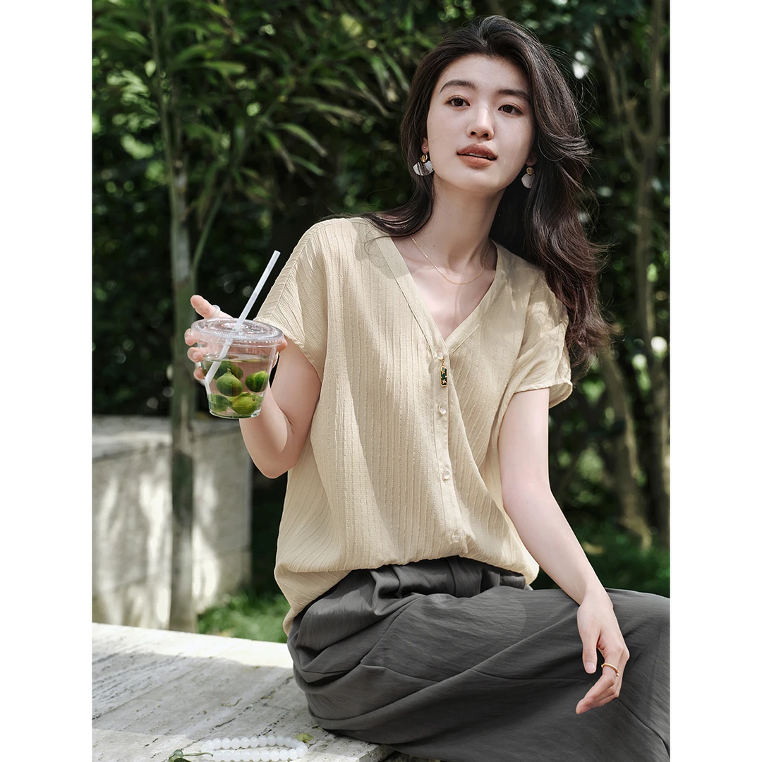 XWI/欣未【竹影清衫】气质V领短袖衬衫2025夏新中式肌理上衣3542