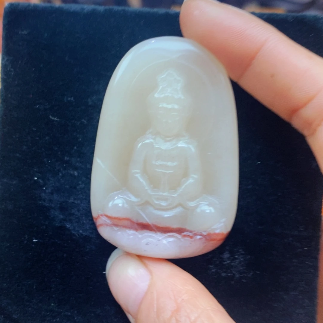 未镶嵌石英质玉（黄龙玉）颈饰