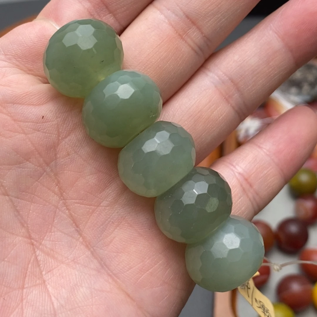 玛瑙/玉髓未镶嵌珠宝半成品岫玉大车轮20mm五颗