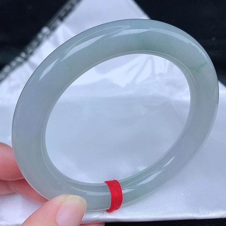 未镶嵌手镯（圆镯）翡翠