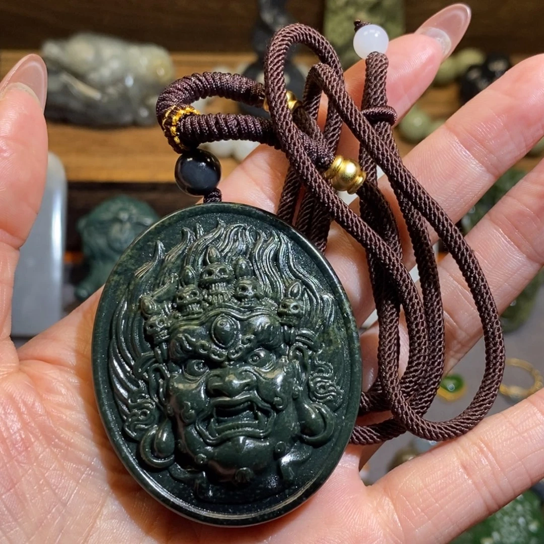 高***哥颈饰未镶嵌和田玉