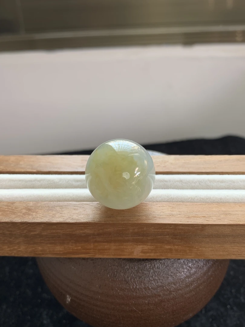 天然缅甸翡翠a货-品质特色大圆珠21.9mm 无纹裂