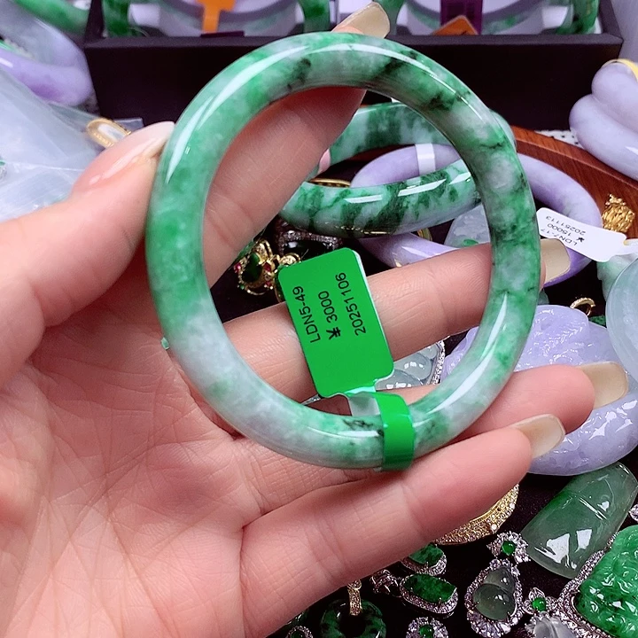 翡翠未镶嵌手镯翡翠