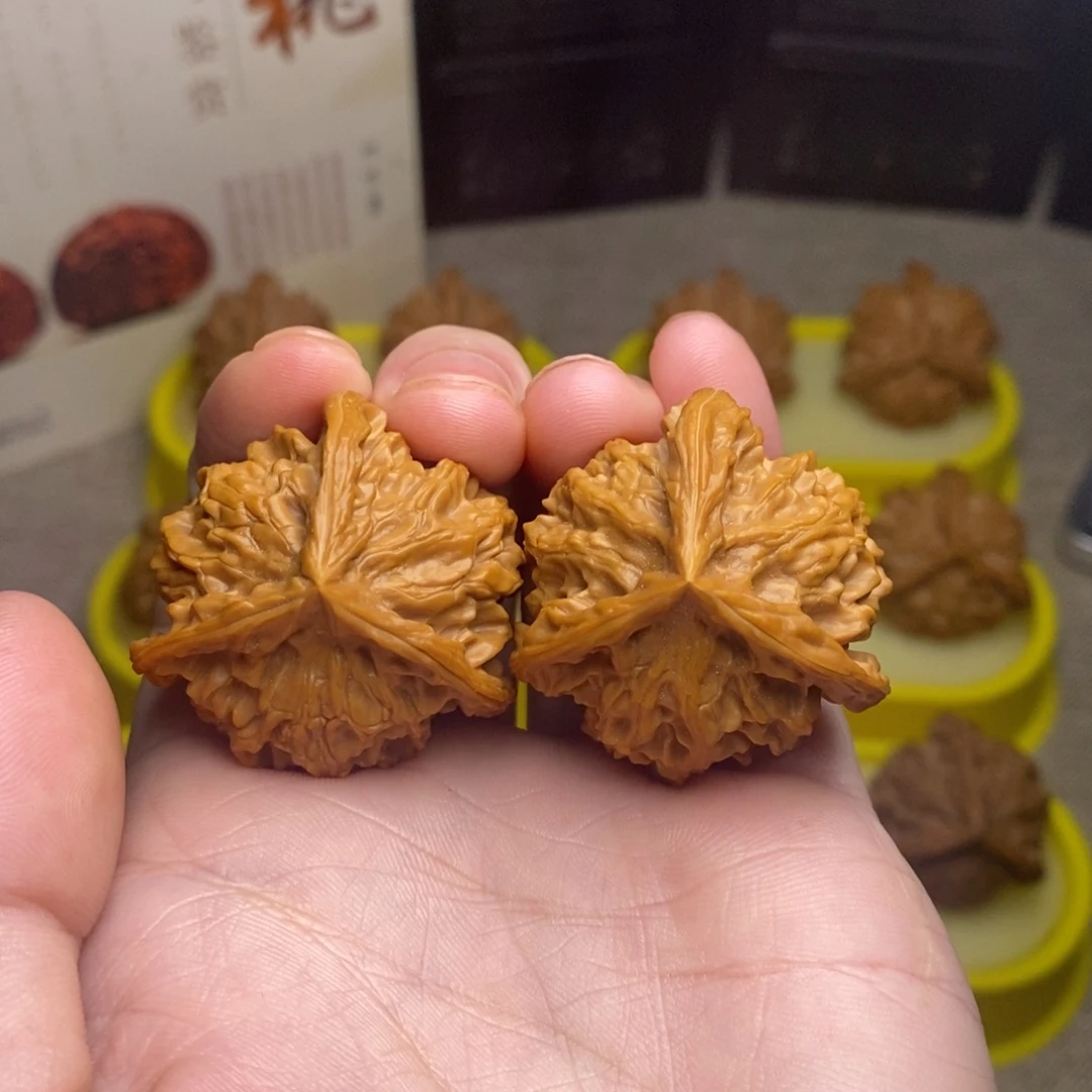 卖***的吊坠文玩核桃盘山三棱36微修打底