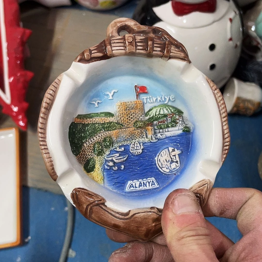 摆件 磕碰。封釉。